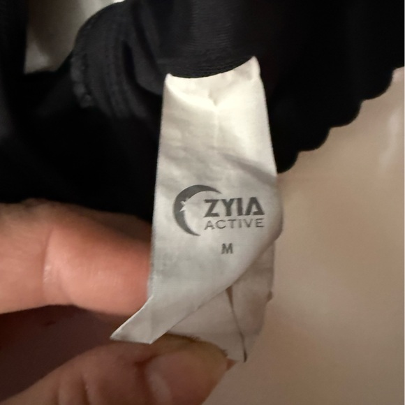 ZYIA Black Scalloped Sports Bra - Picture 4 of 4